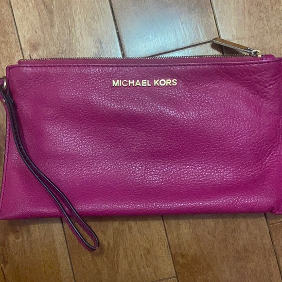 Pink Michael Kors clutch - Picture 3 of 8